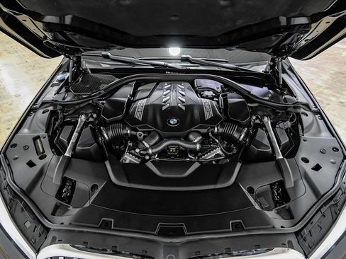 Used 2020 BMW 750i xDrive w/ Executive Package AWD/4WD image 61