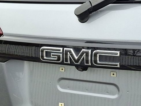 Used 2023 GMC Acadia SLE w/ Driver Convenience Package image 31