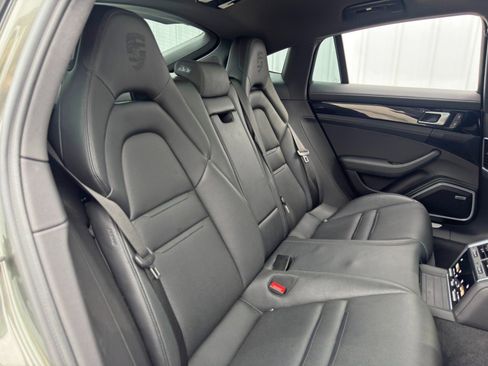 Used 2022 Porsche Panamera 4 AWD/4WD image 43