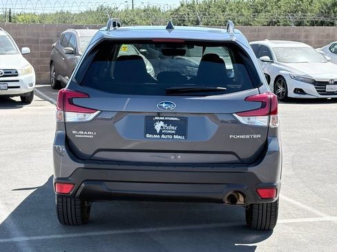 Used 2020 Subaru Forester Premium AWD/4WD image 5