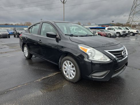 Used 2018 Nissan Versa S Plus image 7