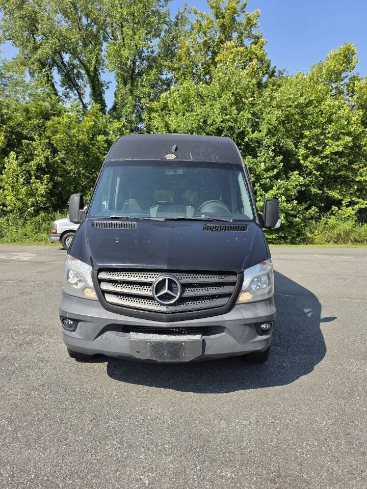 Used 2015 Freightliner Sprinter 2500 RWD image 15