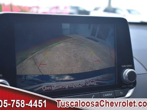 Used 2024 Nissan Altima 2.5 SV FWD image 33