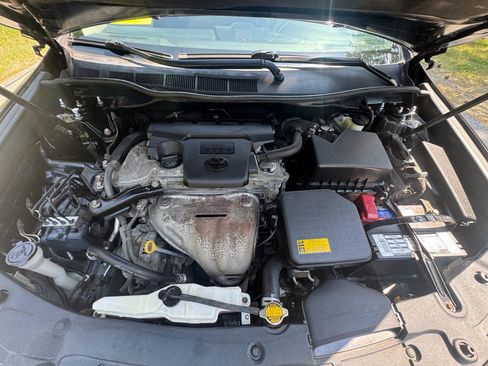 Used 2014 Toyota Camry SE FWD image 19