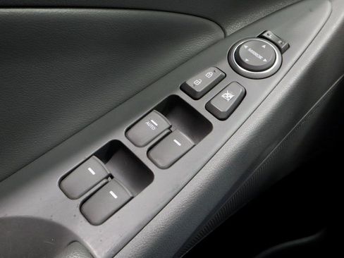 Used 2013 Hyundai Sonata Hybrid image 25