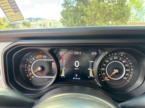 Used 2025 Jeep Wrangler Willys image 16