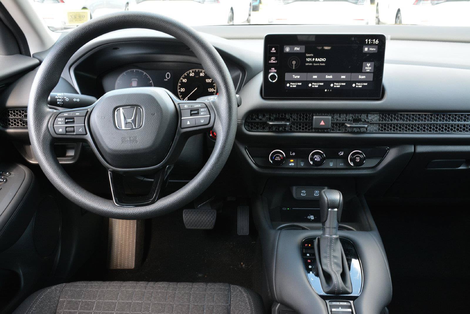 Used 2027 Honda HR-V LX image 12