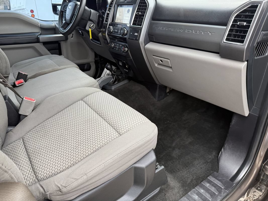Used 2017 Ford F250 XLT w/ XLT Premium Package AWD/4WD image 14