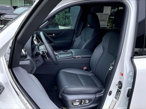New 2026 Lexus LX 600 4WD w/ Luxury Package image 17