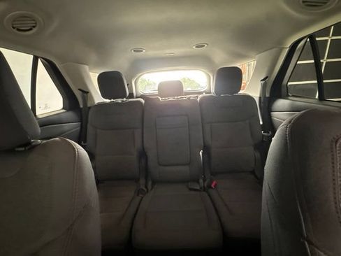 Used 2025 Ford Explorer Active RWD image 16