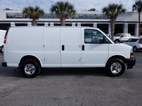Used 2023 Chevrolet Express 2500 w/ Driver Convenience Package image 12
