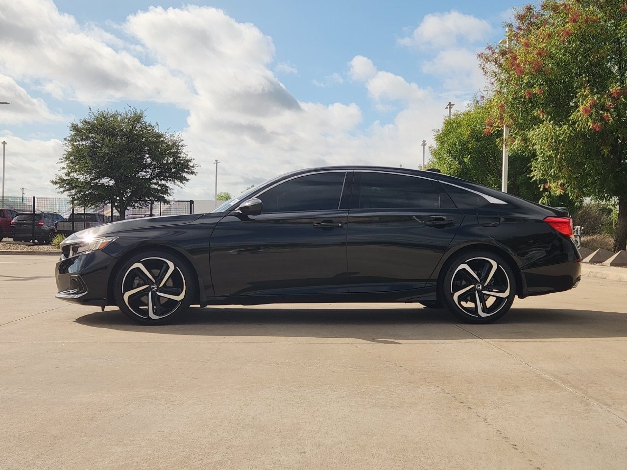 Used 2022 Honda Accord Sport image 4