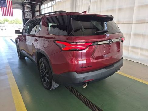 Used 2022 Chevrolet Traverse RS FWD image 2