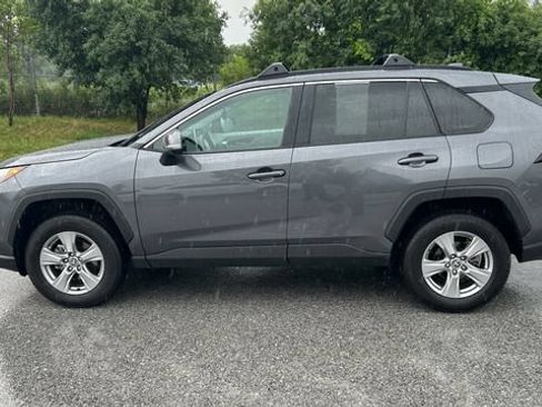 Used 2025 Toyota RAV4 XLE AWD/4WD image 6