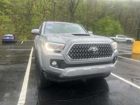 Used 2019 Toyota Tacoma TRD Sport w/ Technology Package AWD/4WD image 12