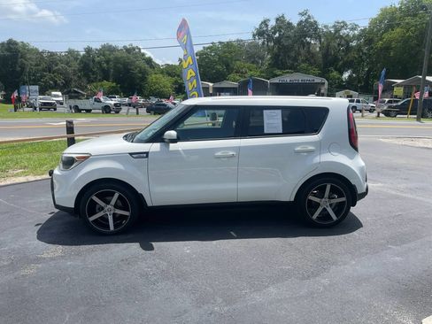 Used 2015 Kia Soul FWD image 4