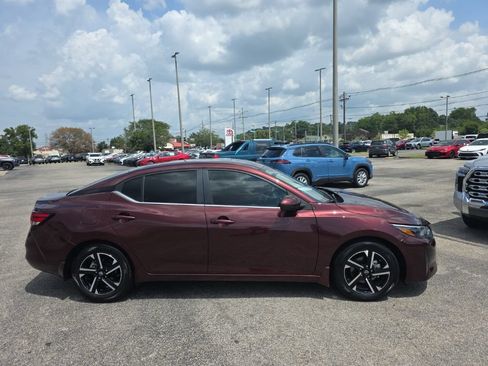 Used 2025 Nissan Sentra SV FWD image 3