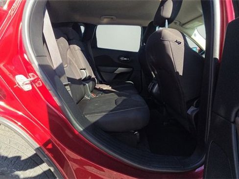 Used 2017 Jeep Cherokee Latitude image 14