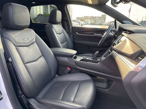 Certified 2023 Cadillac XT5 Premium Luxury AWD/4WD image 29