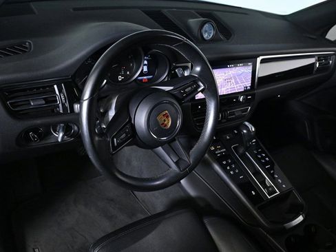 Certified 2023 Porsche Macan Base image 4