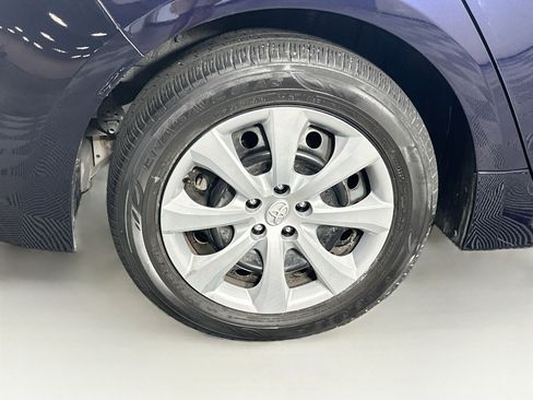 Used 2023 Toyota Corolla LE FWD image 11