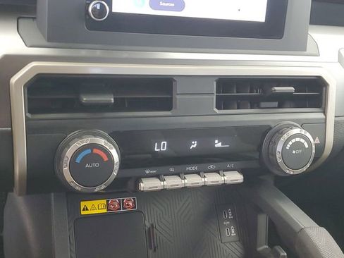 Used 2024 Toyota Tacoma SR5 w/ SR5 Upgrade Package image 28