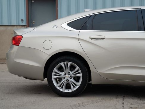 Used 2015 Chevrolet Impala LT w/ Convenience Package image 12