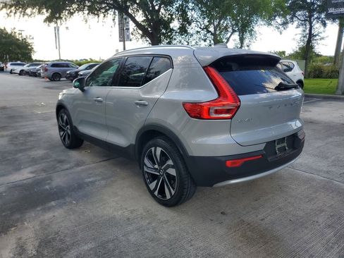Certified 2023 Volvo XC40 B5 Ultimate w/ Protection Package Premier AWD/4WD image 4