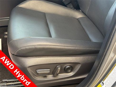 Used 2024 Toyota Crown Platinum w/ Carpet Mat Package (TMS) image 28