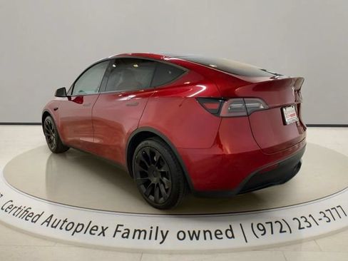 Used 2024 Tesla Model Y 2WD image 3