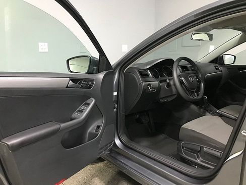 Used 2017 Volkswagen Jetta S FWD image 9