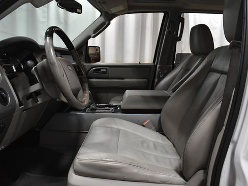 Used 2013 Ford Expedition Limited image 2