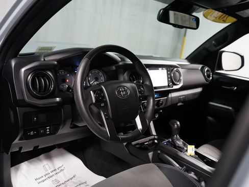 Used 2021 Toyota Tacoma TRD Sport image 12