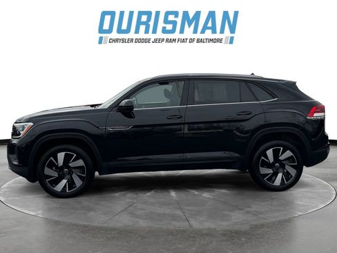 Used 2023 Volkswagen Atlas SE w/ Black Wheel Package image 3