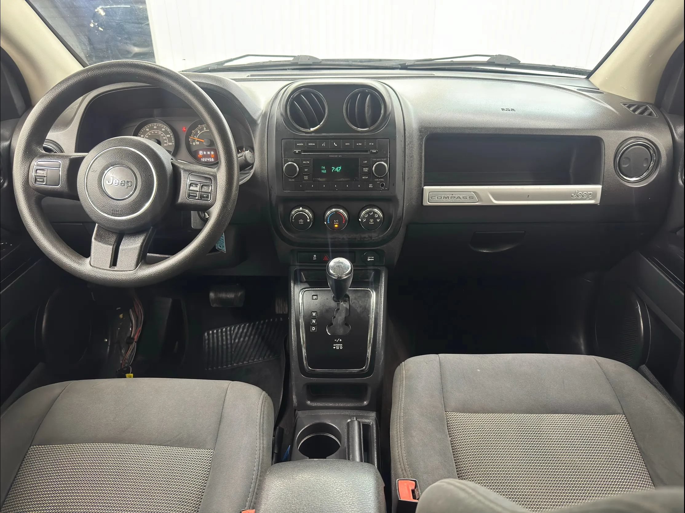 Used 2015 Jeep Compass Sport FWD image 15