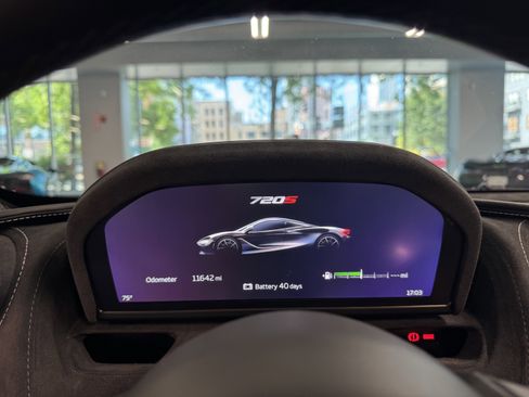 Used 2022 McLaren 720S Performance image 13