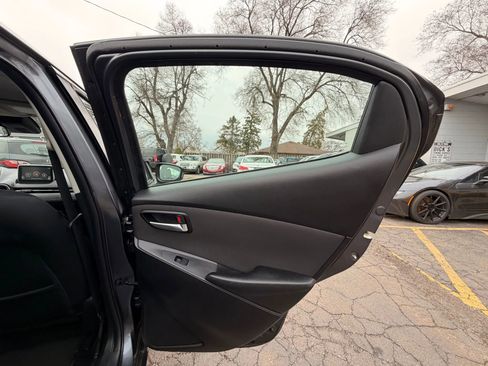 Used 2017 Toyota Yaris iA image 26