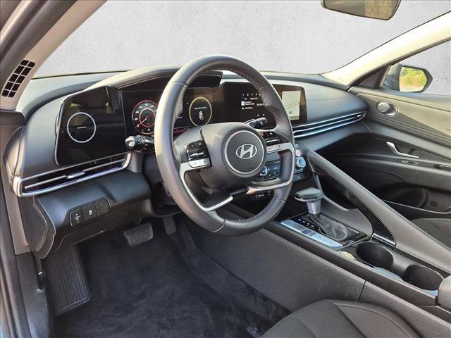 Used 2025 Hyundai Elantra SEL FWD image 10