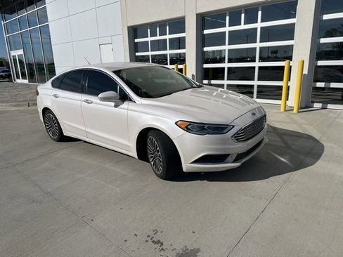 Used 2018 Ford Fusion SE w/ Fusion SE Technology Package image 1