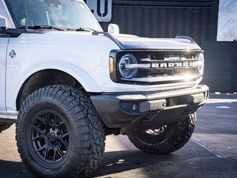 Used 2024 Ford Bronco Outer Banks AWD/4WD image 3