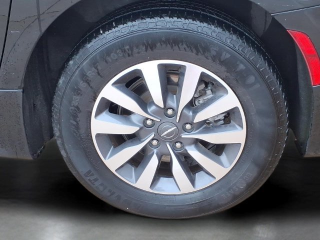 Used 2023 Chrysler Pacifica Limited FWD image 30
