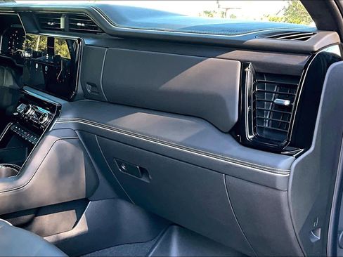 Used 2025 GMC Sierra 1500 AT4X image 18