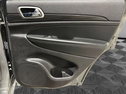 Used 2021 Jeep Grand Cherokee Altitude image 15
