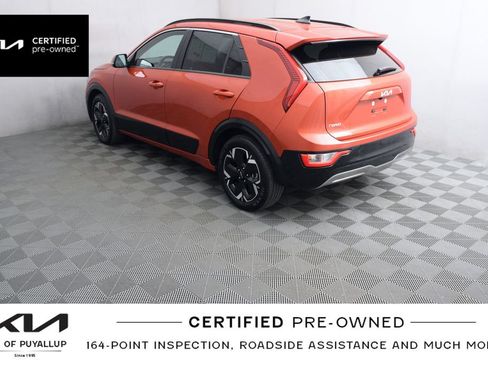 Certified 2023 Kia Niro Wind w/ Wind Preserve Package FWD image 8