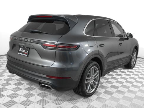 Used 2023 Porsche Cayenne AWD/4WD image 5