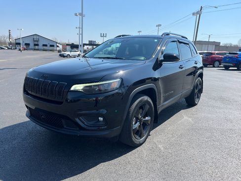 Used 2021 Jeep Cherokee Latitude Plus image 3