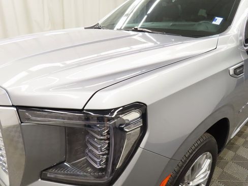 Used 2024 GMC Yukon Denali w/ Denali Reserve Package image 40