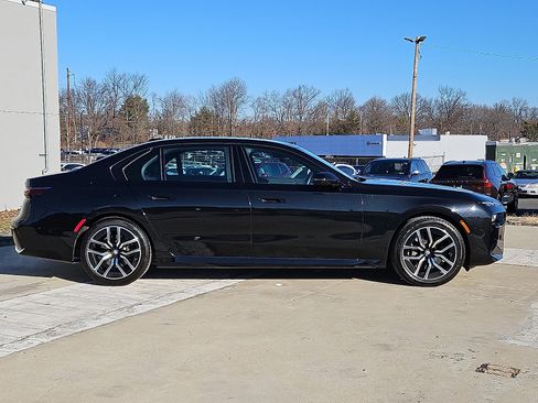 Used 2024 BMW 740i xDrive 740i xDrive image 7