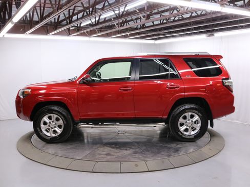Used 2016 Toyota 4Runner SR5 image 4