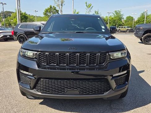 Used 2025 Jeep Grand Cherokee Limited w/ Black Appearance Package AWD/4WD image 2